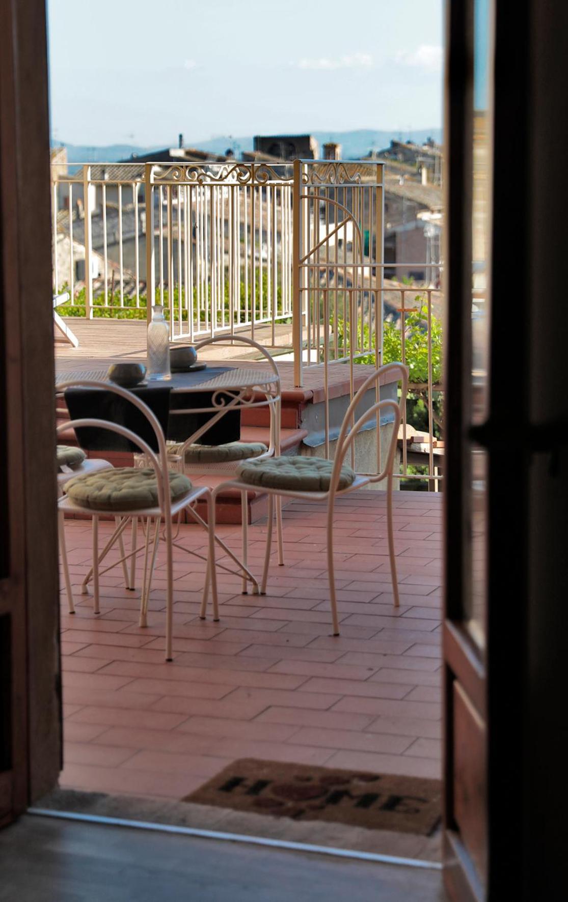 Appartamento Le Palme Con Terrazze In Centro San Gimignano Zewnętrze zdjęcie