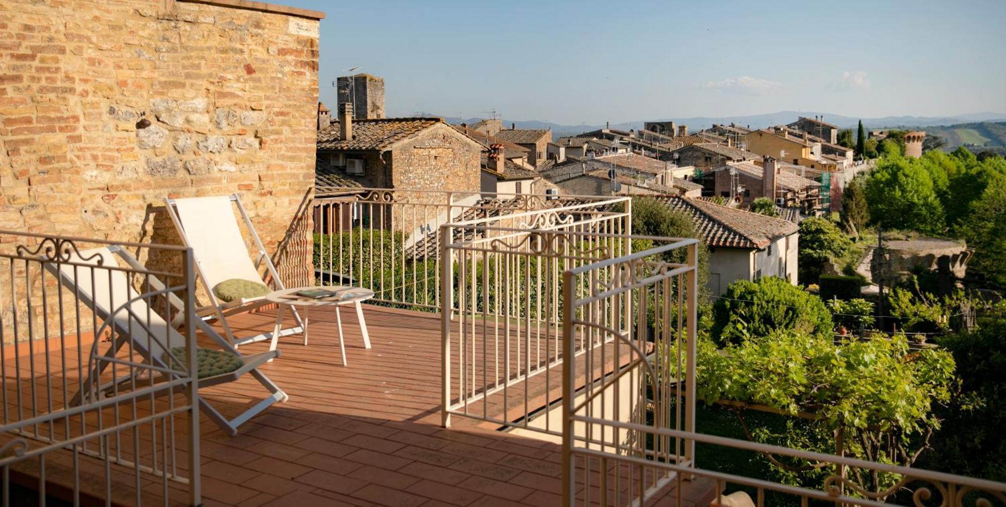 Appartamento Le Palme Con Terrazze In Centro San Gimignano Zewnętrze zdjęcie